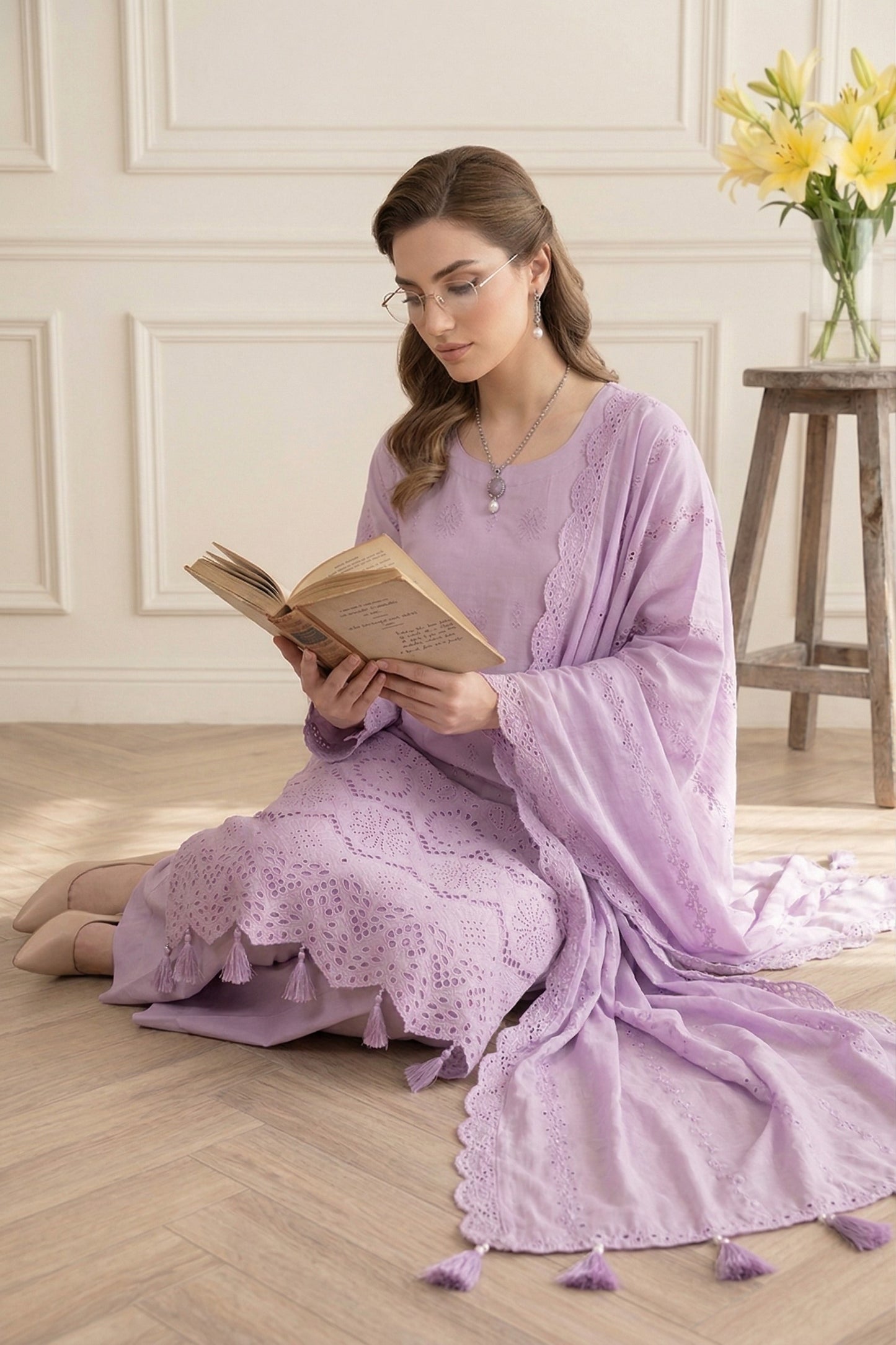 Bareeza Chikankari Des-01